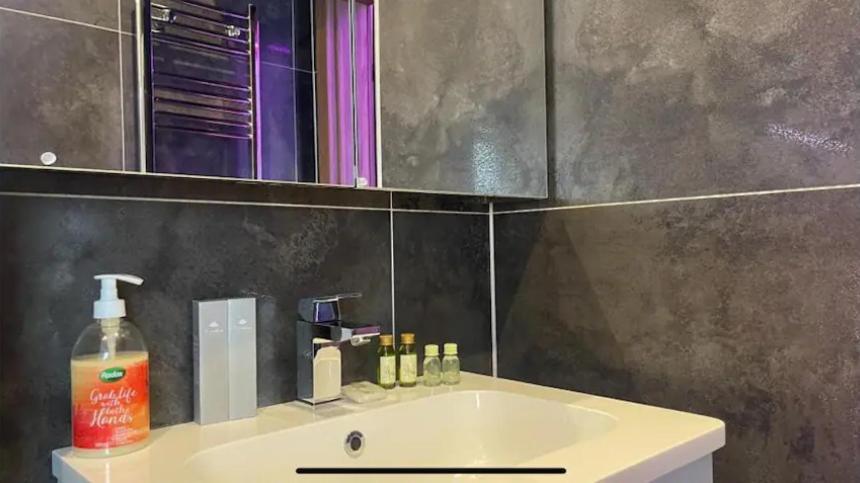 #5 Tgha Luxury One Bedroom Apartment In 애슬론 외부 사진